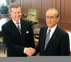 Cohen meets with Torashima